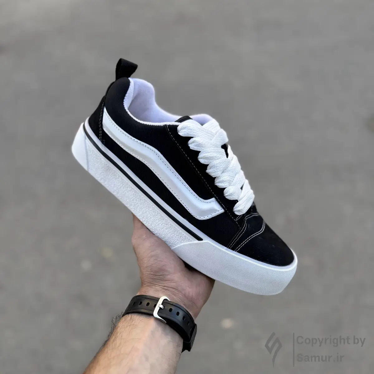 گالری تصاویر کتونی ونس کنو اسکول مشکی سفید