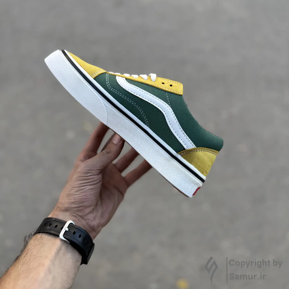 گالری تصاویر کتونی ونس اولد اسکول زرد سبز