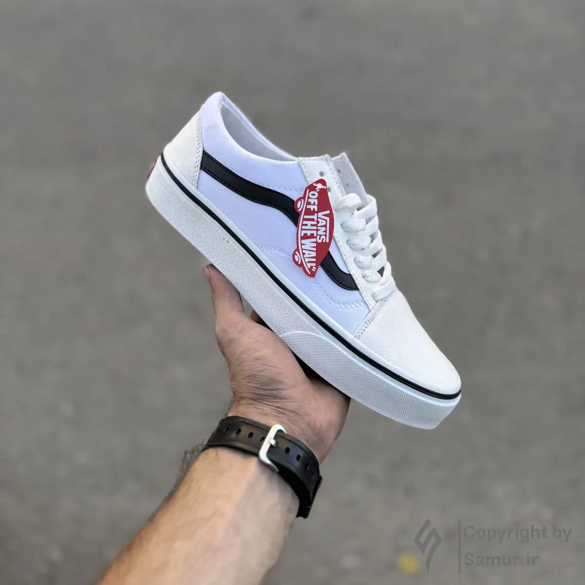 گالری تصاویر کتونی ونس اولد اسکول سفید مشکی