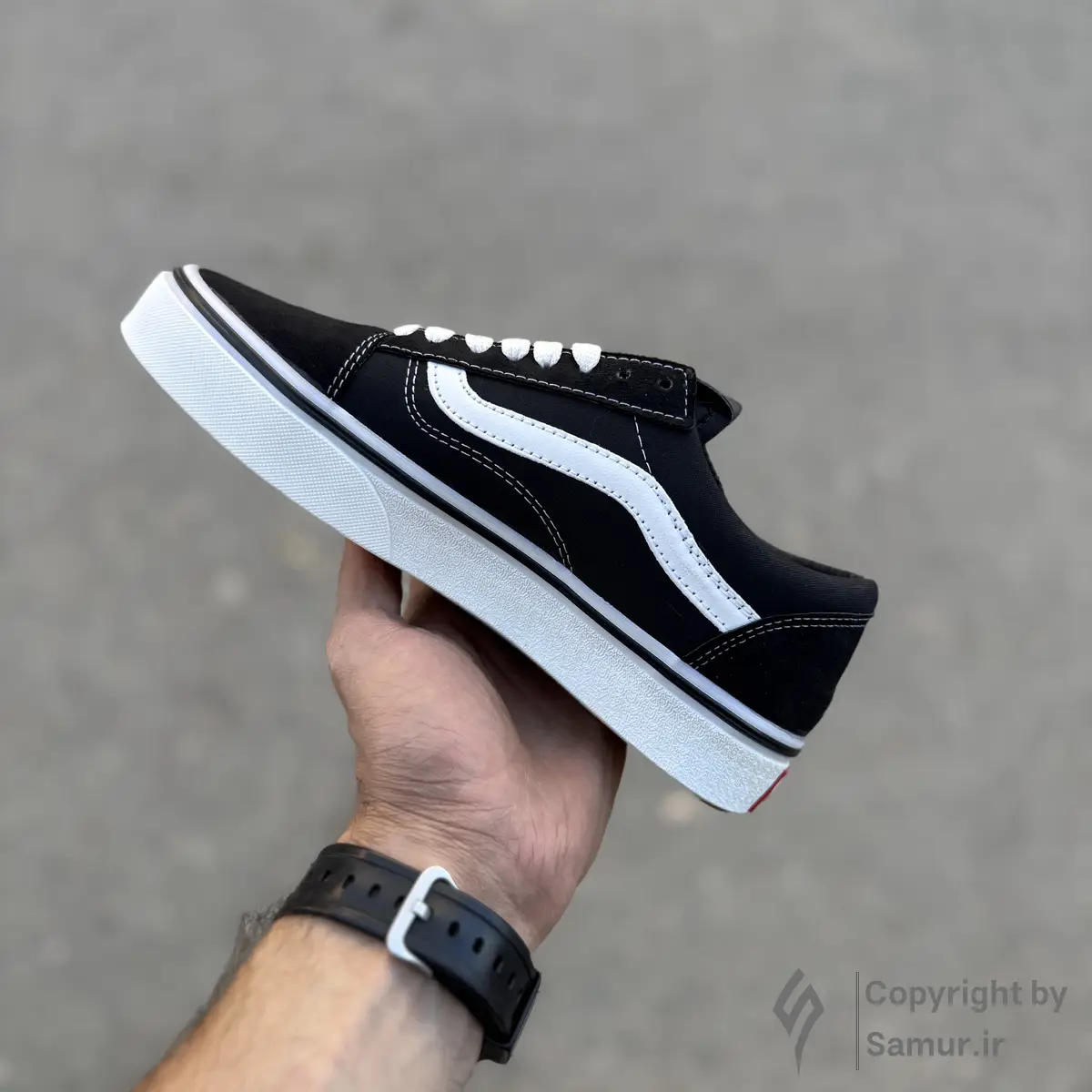 گالری تصاویر کتونی ونس اولد اسکول مشکی سفید بدون ساق