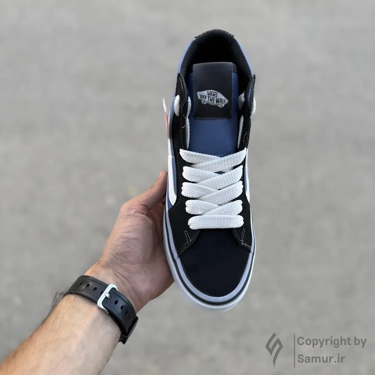 گالری تصاویر کتونی ونس اولد اسکول سرمه ایی مشکی ساقدار