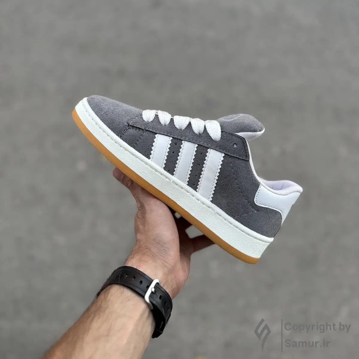 گالری تصاویر کتونی آدیداس کامپوس طوسی سفید