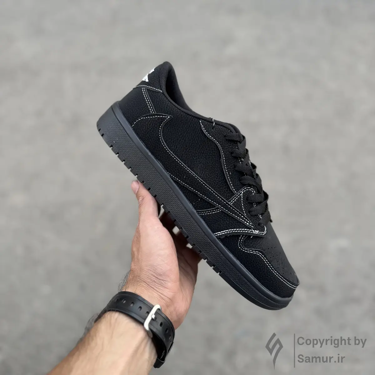 گالری تصاویر کتونی نایک ایر جردن 1 تراویس اسکات بلک فانتوم ساق کوتاه