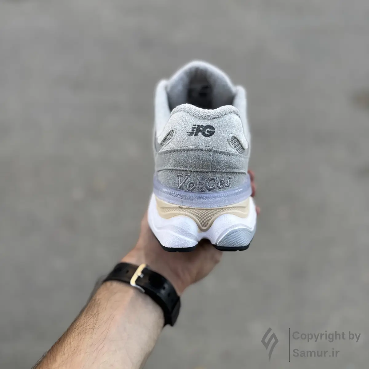 گالری تصاویر کتونی نیوبالانس 9060 طوسی سفید